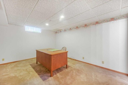 9144 Oakmount Drive Sw, Calgary, AB - Indoor