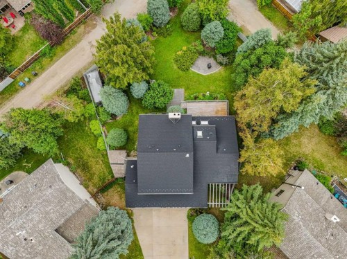9144 Oakmount Drive Sw, Calgary, AB - Outdoor