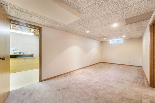 9144 Oakmount Drive Sw, Calgary, AB - Indoor