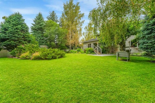 9144 Oakmount Drive Sw, Calgary, AB - Outdoor