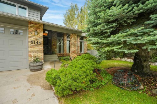 9144 Oakmount Drive Sw, Calgary, AB - Outdoor