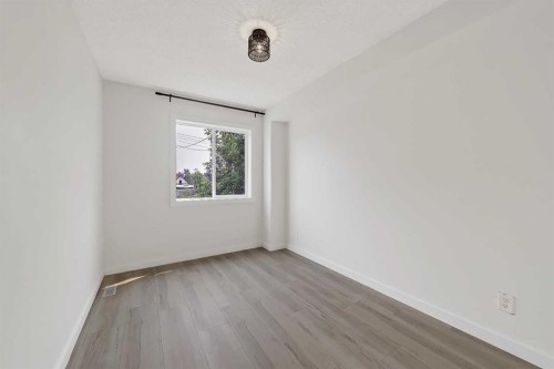 2622 24A Street Sw, Calgary, AB - Indoor Photo Showing Other Room