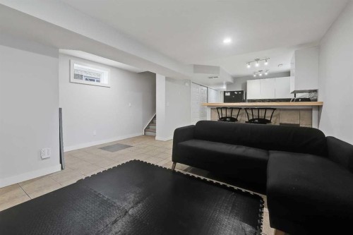 2622 24A Street Sw, Calgary, AB - Indoor Photo Showing Other Room