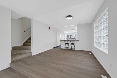 2622 24A Street Sw, Calgary, AB - Indoor Photo Showing Other Room