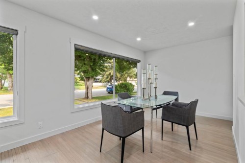 38 Westwood Drive Sw, Calgary, AB - Indoor Photo Showing Dining Room