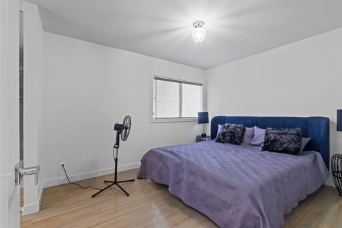 38 Westwood Drive Sw, Calgary, AB - Indoor Photo Showing Bedroom