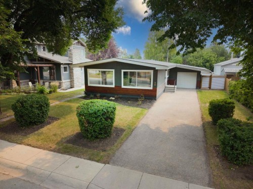 38 Westwood Drive Sw, Calgary, AB - Outdoor
