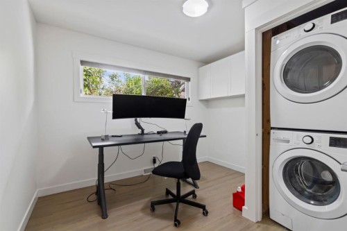 38 Westwood Drive Sw, Calgary, AB - Indoor Photo Showing Laundry Room