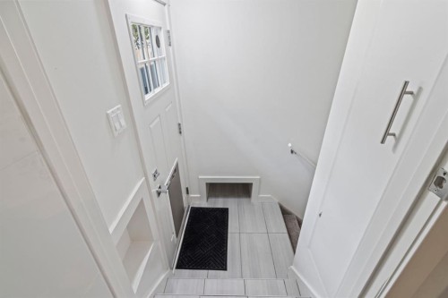 38 Westwood Drive Sw, Calgary, AB - Indoor Photo Showing Other Room