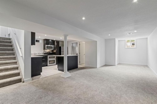 38 Westwood Drive Sw, Calgary, AB - Indoor
