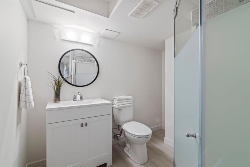 38 Westwood Drive Sw, Calgary, AB - Indoor Photo Showing Bathroom