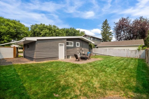 38 Westwood Drive Sw, Calgary, AB - Outdoor