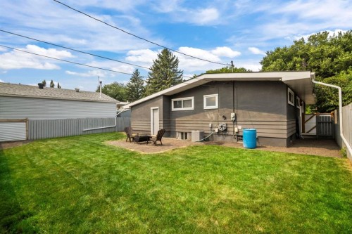 38 Westwood Drive Sw, Calgary, AB - Outdoor
