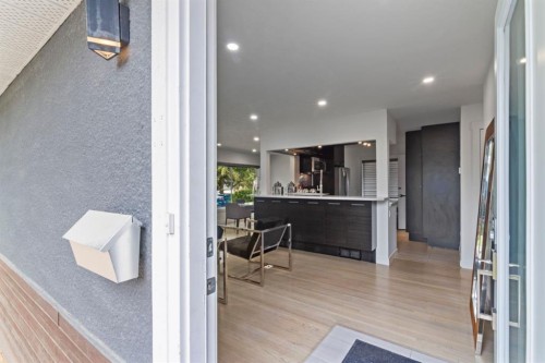 38 Westwood Drive Sw, Calgary, AB - Indoor