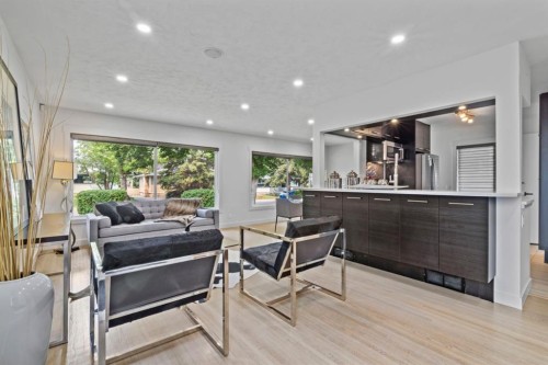 38 Westwood Drive Sw, Calgary, AB - Indoor