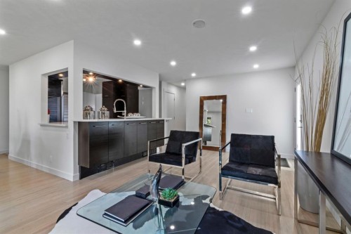 38 Westwood Drive Sw, Calgary, AB - Indoor