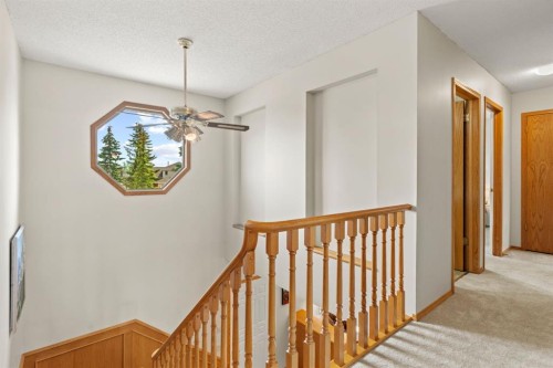 626 Hawkhill Place Nw, Calgary, AB - Indoor Photo Showing Other Room