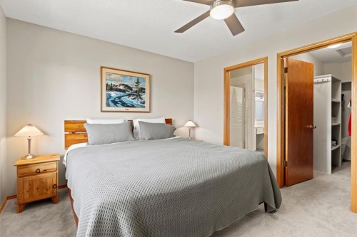 626 Hawkhill Place Nw, Calgary, AB - Indoor Photo Showing Bedroom