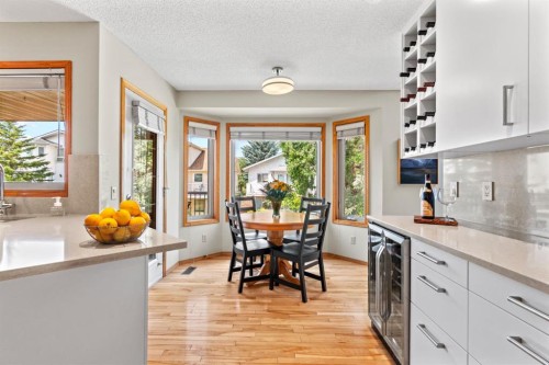 626 Hawkhill Place Nw, Calgary, AB - Indoor