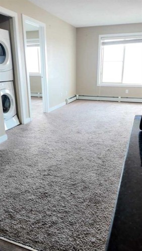 420-7110 80 Avenue Ne, Calgary, AB - Indoor