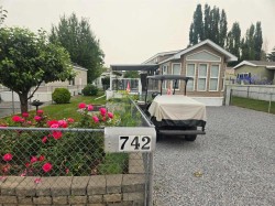 742-Carefree Resort Rural Red Deer County, AB T4G 0K6