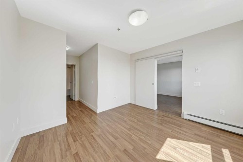 514-955 Mcpherson Road Ne, Calgary, AB - Indoor Photo Showing Other Room