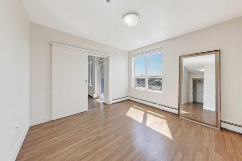 514-955 Mcpherson Road Ne, Calgary, AB - Indoor Photo Showing Other Room