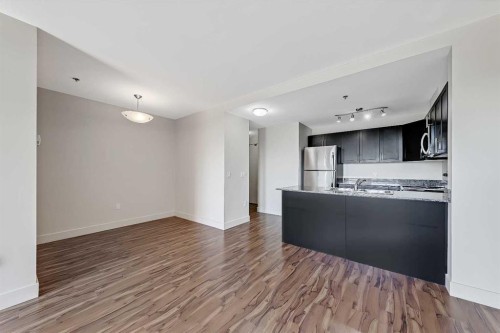 514-955 Mcpherson Road Ne, Calgary, AB - Indoor Photo Showing Kitchen