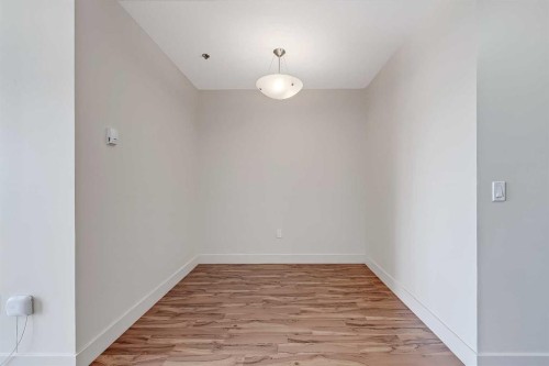514-955 Mcpherson Road Ne, Calgary, AB - Indoor Photo Showing Other Room