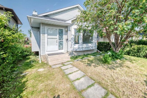 37 Martingrove Way Ne, Calgary, AB - Outdoor