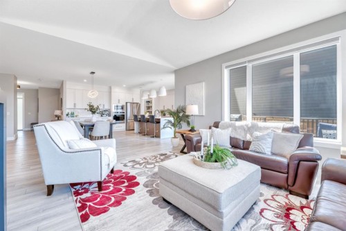 6 Legacy Woods Crescent Se, Calgary, AB - Indoor Photo Showing Living Room
