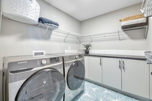 6 Legacy Woods Crescent Se, Calgary, AB - Indoor Photo Showing Laundry Room