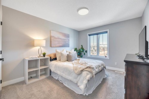 6 Legacy Woods Crescent Se, Calgary, AB - Indoor Photo Showing Bedroom