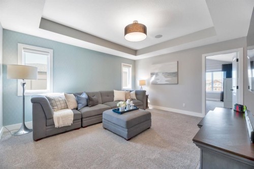 6 Legacy Woods Crescent Se, Calgary, AB - Indoor Photo Showing Living Room