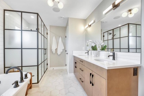 6 Legacy Woods Crescent Se, Calgary, AB - Indoor Photo Showing Bathroom
