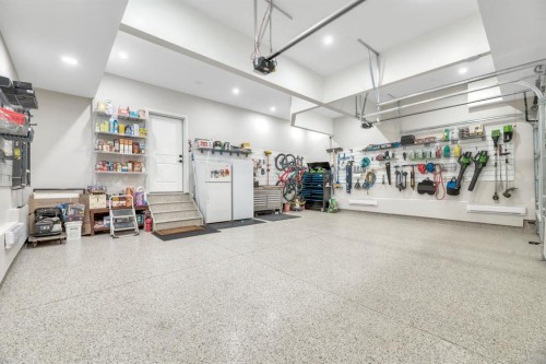6 Legacy Woods Crescent Se, Calgary, AB - Indoor Photo Showing Garage