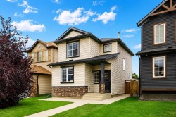 16 Covebrook Place NE Calgary, AB T3K 6J5