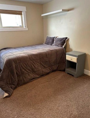 1319 54 Avenue Close, Lloydminster, AB - Indoor Photo Showing Bedroom