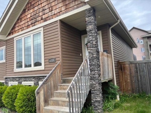 1319 54 Avenue Close, Lloydminster, AB - Outdoor