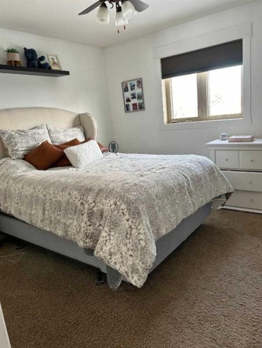 1319 54 Avenue Close, Lloydminster, AB - Indoor Photo Showing Bedroom