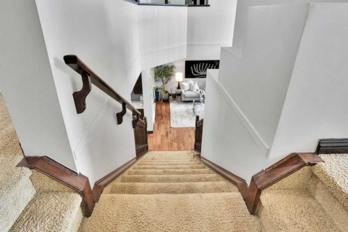 212 Everbrook Way Sw, Calgary, AB - Indoor Photo Showing Other Room