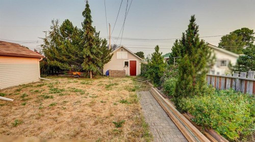 335 50 Avenue West, Claresholm, AB - Outdoor