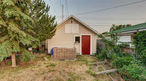 335 50 Avenue West, Claresholm, AB - Outdoor With Exterior