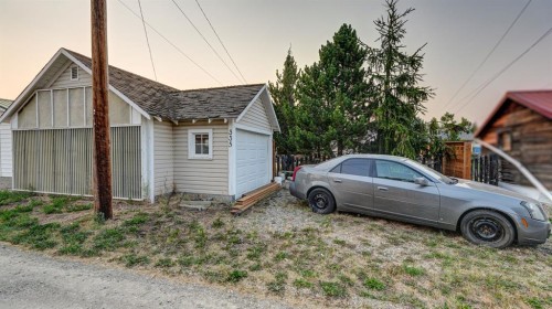 335 50 Avenue West, Claresholm, AB - Outdoor