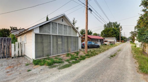 335 50 Avenue West, Claresholm, AB - Outdoor