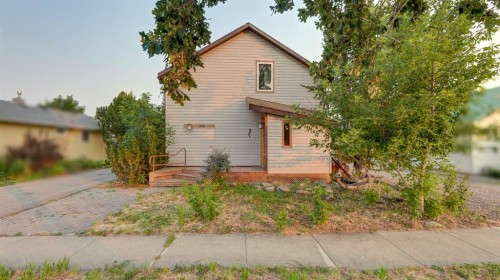 335 50 Avenue West, Claresholm, AB - Outdoor
