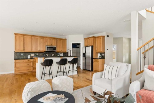 4649 20 Street Sw, Calgary, AB - Indoor Photo Showing Kitchen