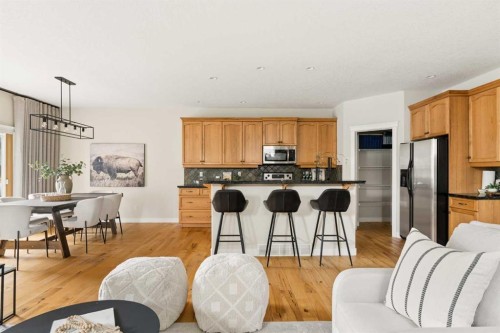 4649 20 Street Sw, Calgary, AB - Indoor Photo Showing Other Room