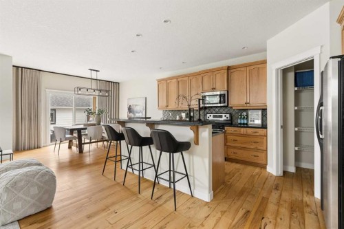 4649 20 Street Sw, Calgary, AB - Indoor Photo Showing Kitchen With Stainless Steel Kitchen