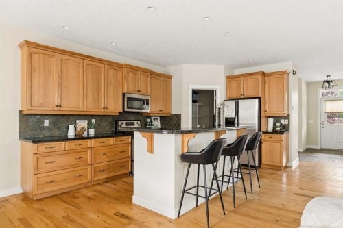 4649 20 Street Sw, Calgary, AB - Indoor Photo Showing Kitchen